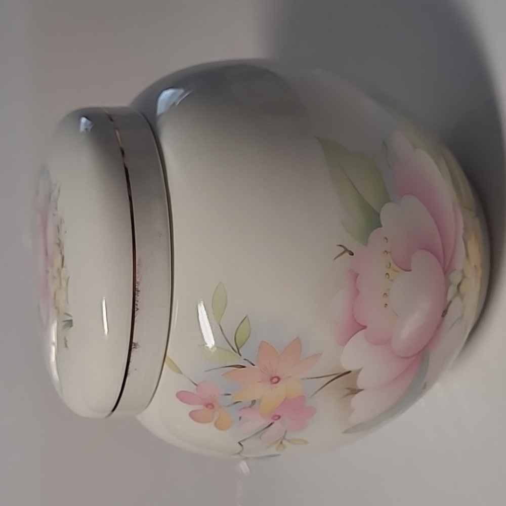 Vintage Sadler porcelain ginger jar  made in England 5"-4.5"